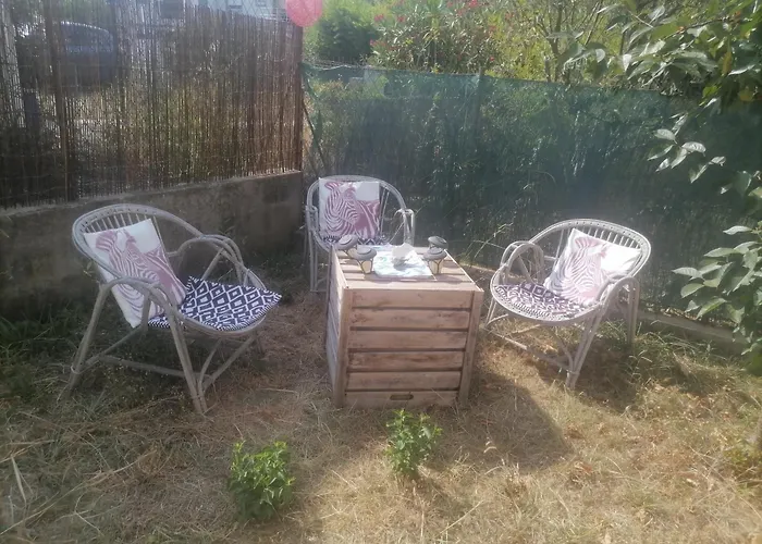 Проживание в семье Maison Du Soleil *